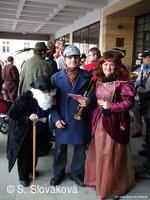 * Z DĚNÍ VE MĚSTĚ