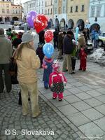 * Z DĚNÍ VE MĚSTĚ