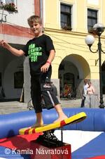 * Z DĚNÍ VE MĚSTĚ