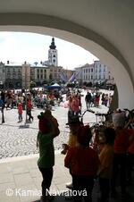 * Z DĚNÍ VE MĚSTĚ