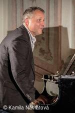 * Z DĚNÍ VE MĚSTĚ