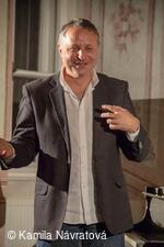 * Z DĚNÍ VE MĚSTĚ